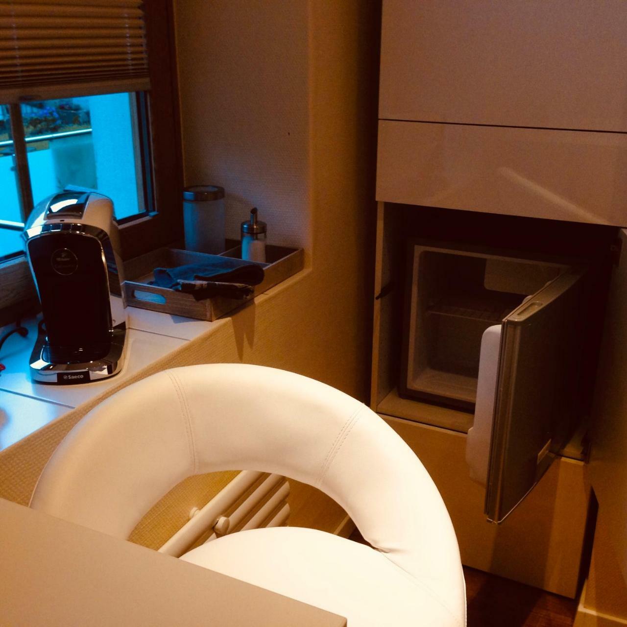 Business-Lodging Apartmenthaus ヘール・グレンツハウゼン エクステリア 写真